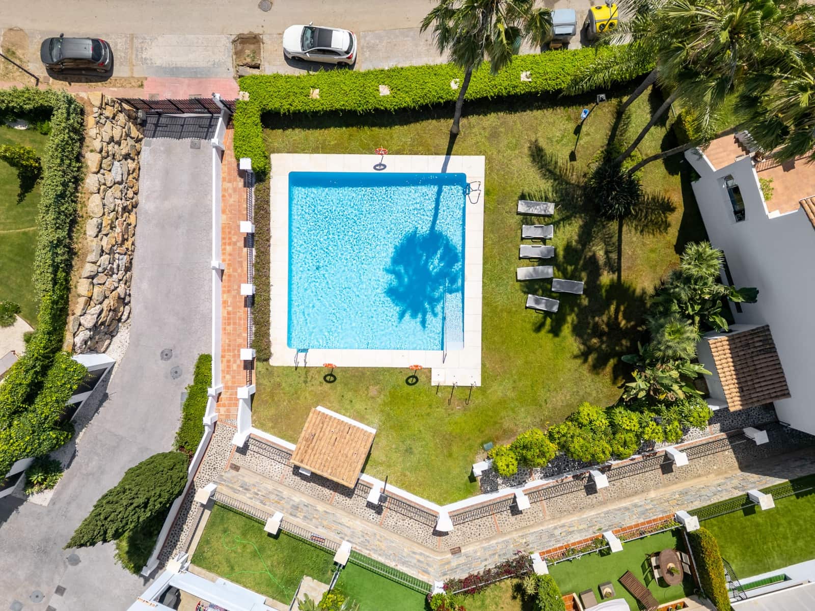 3 soveværelse Semi-Rækkehus til salg i Estepona med swimmingpool garage - € 749.000 (Ref: 9836216)