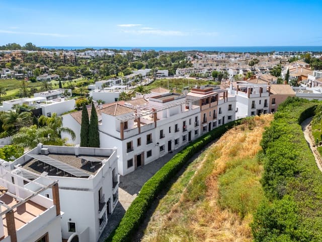 3 sovrum Semi-fristående Villa till salu i Benahavís med pool garage - 749 000 € (Ref: 9836216)
