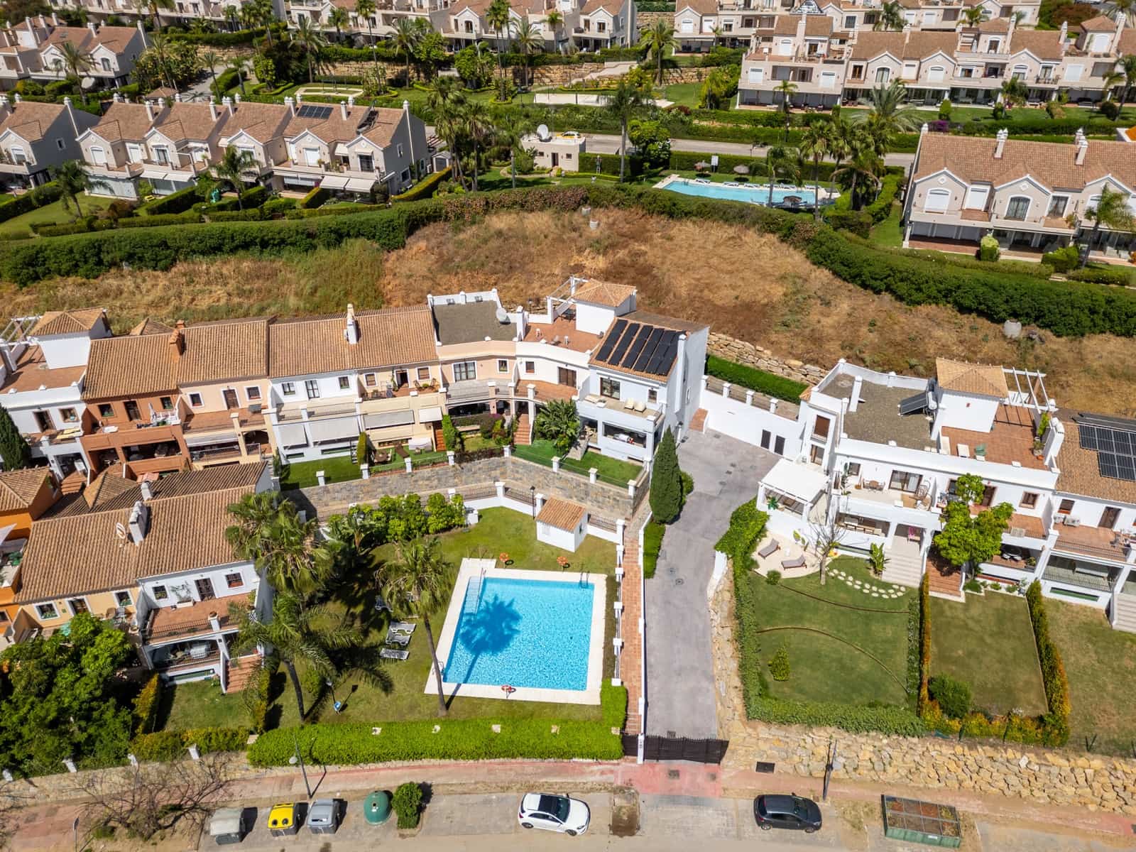 3 sovrum Semi-fristående Villa till salu i Benahavis med pool garage - 749 000 € (Ref: 9836216)