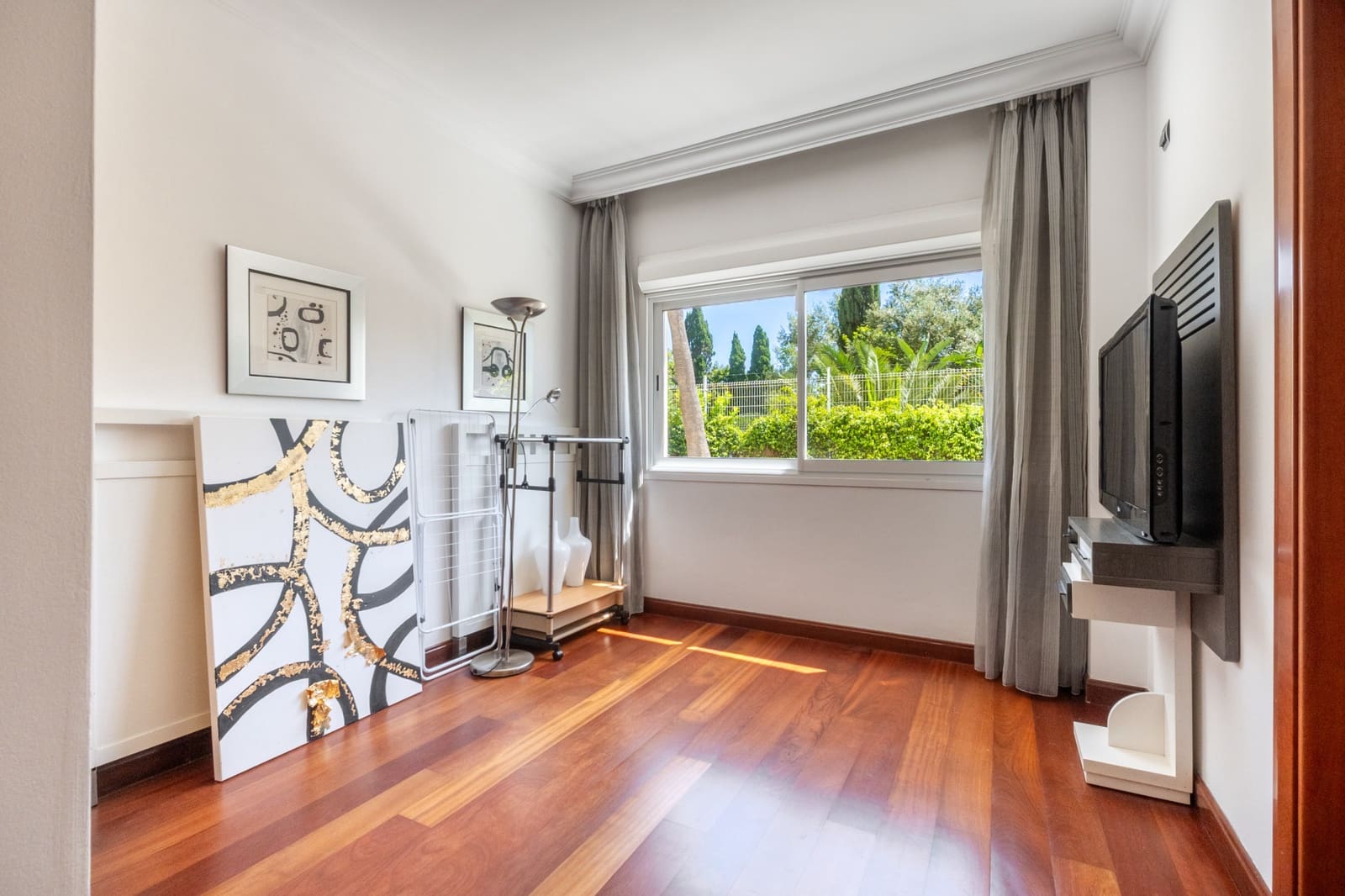 3 sypialnia Apartament na sprzedaż w Marbella z basenem garażem - 1 850 000 € (Ref: 9839075)