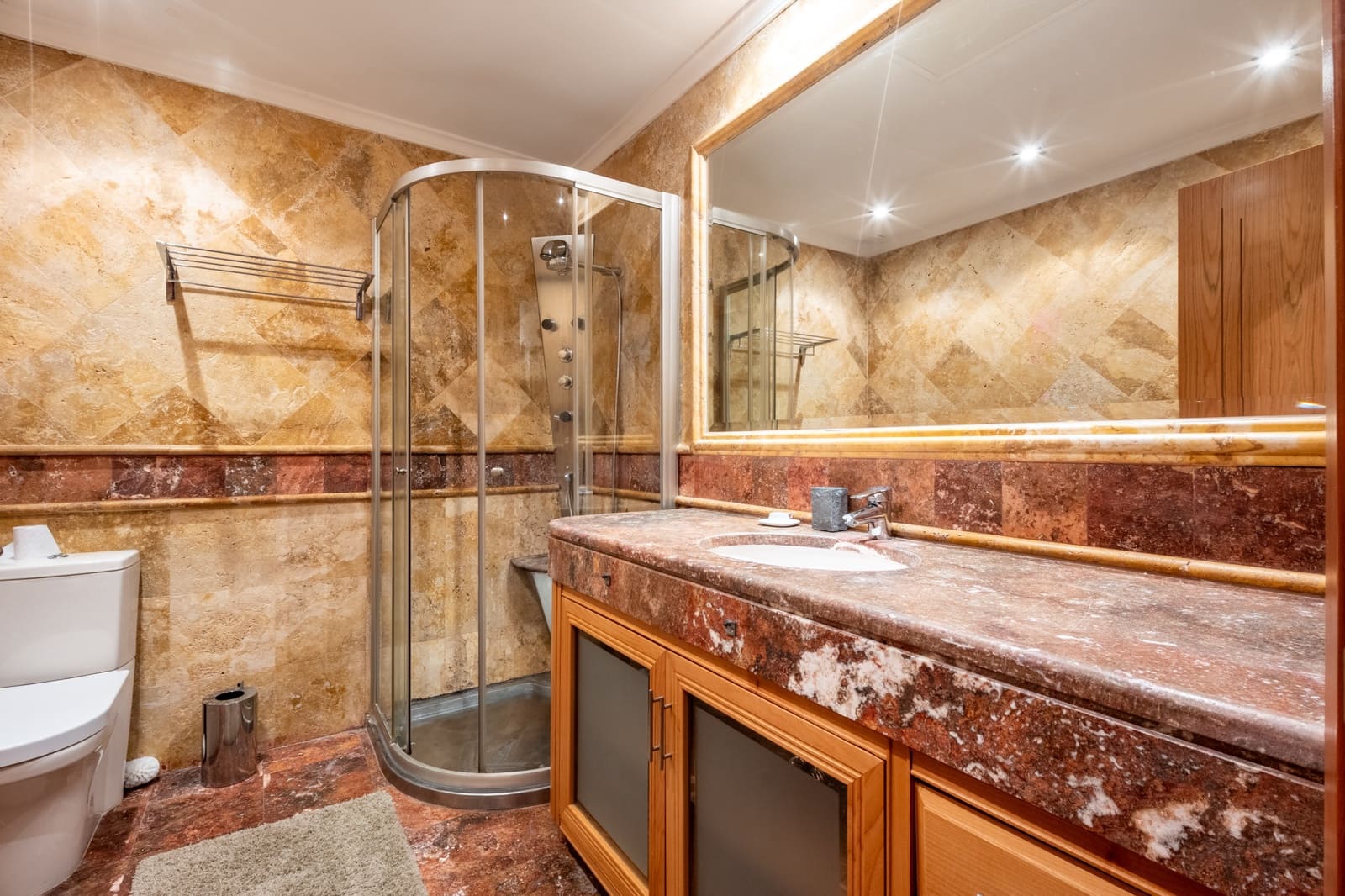 3 sypialnia Apartament na sprzedaż w Marbella z basenem garażem - 1 850 000 € (Ref: 9839075)