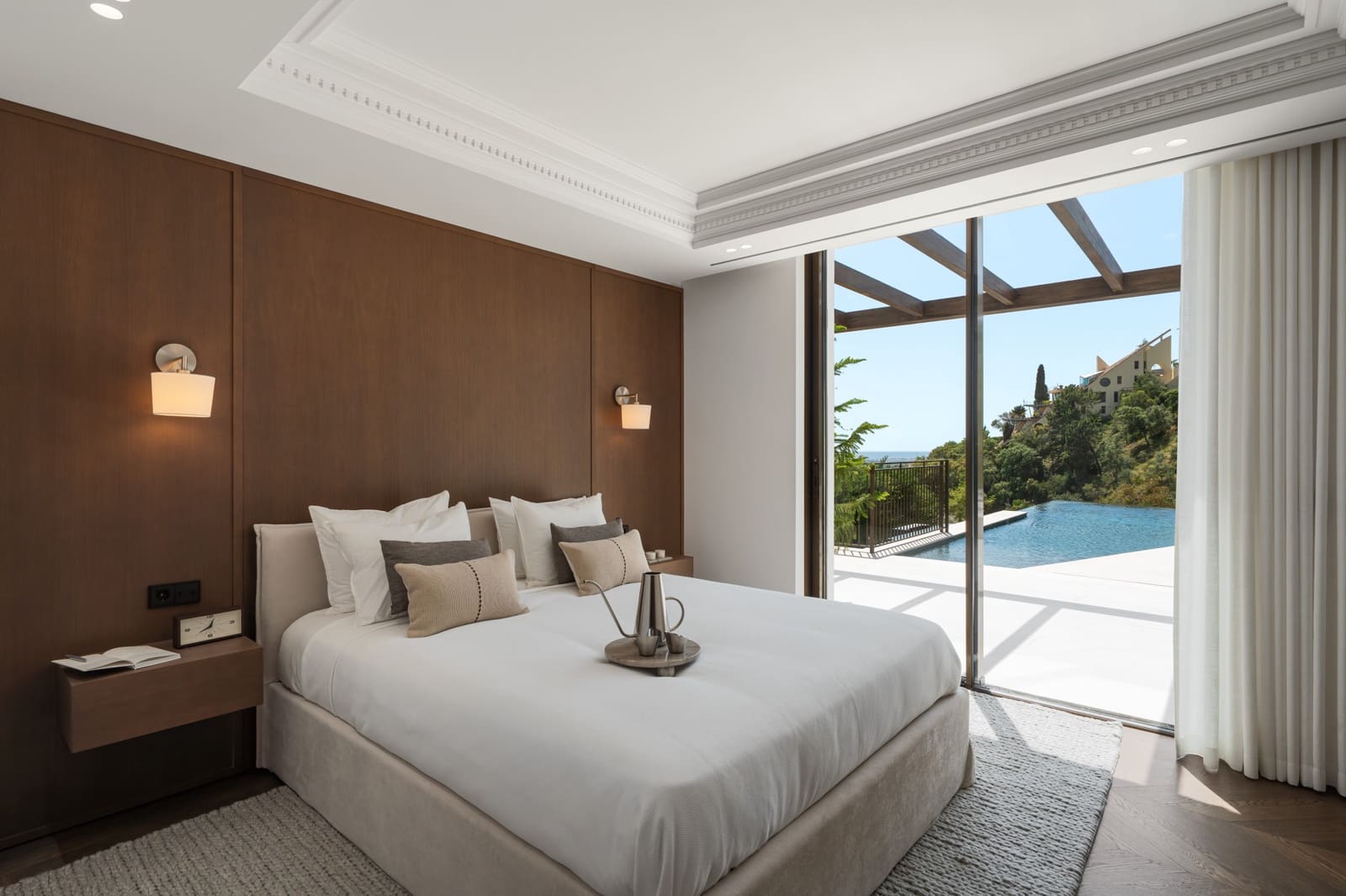 6 bedroom Villa for sale in Benahavis with pool garage - € 8,795,000 (Ref: 9845258)