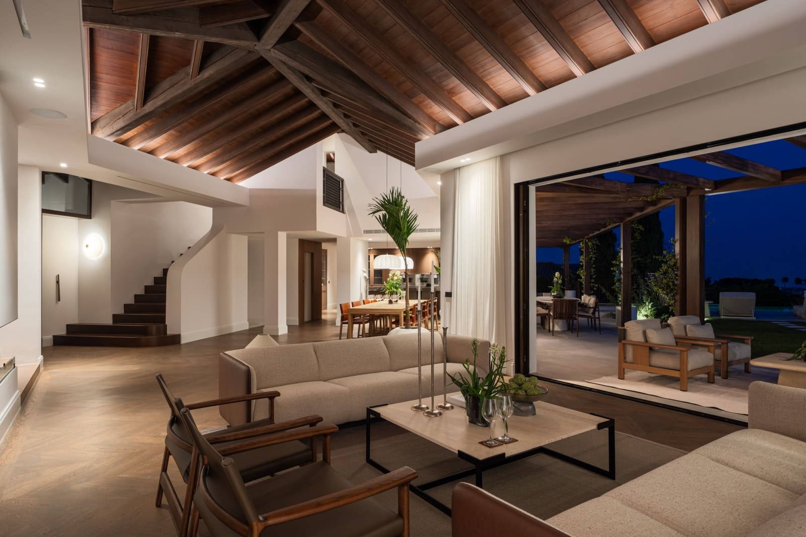 6 bedroom Villa for sale in Benahavis with pool garage - € 8,795,000 (Ref: 9845258)