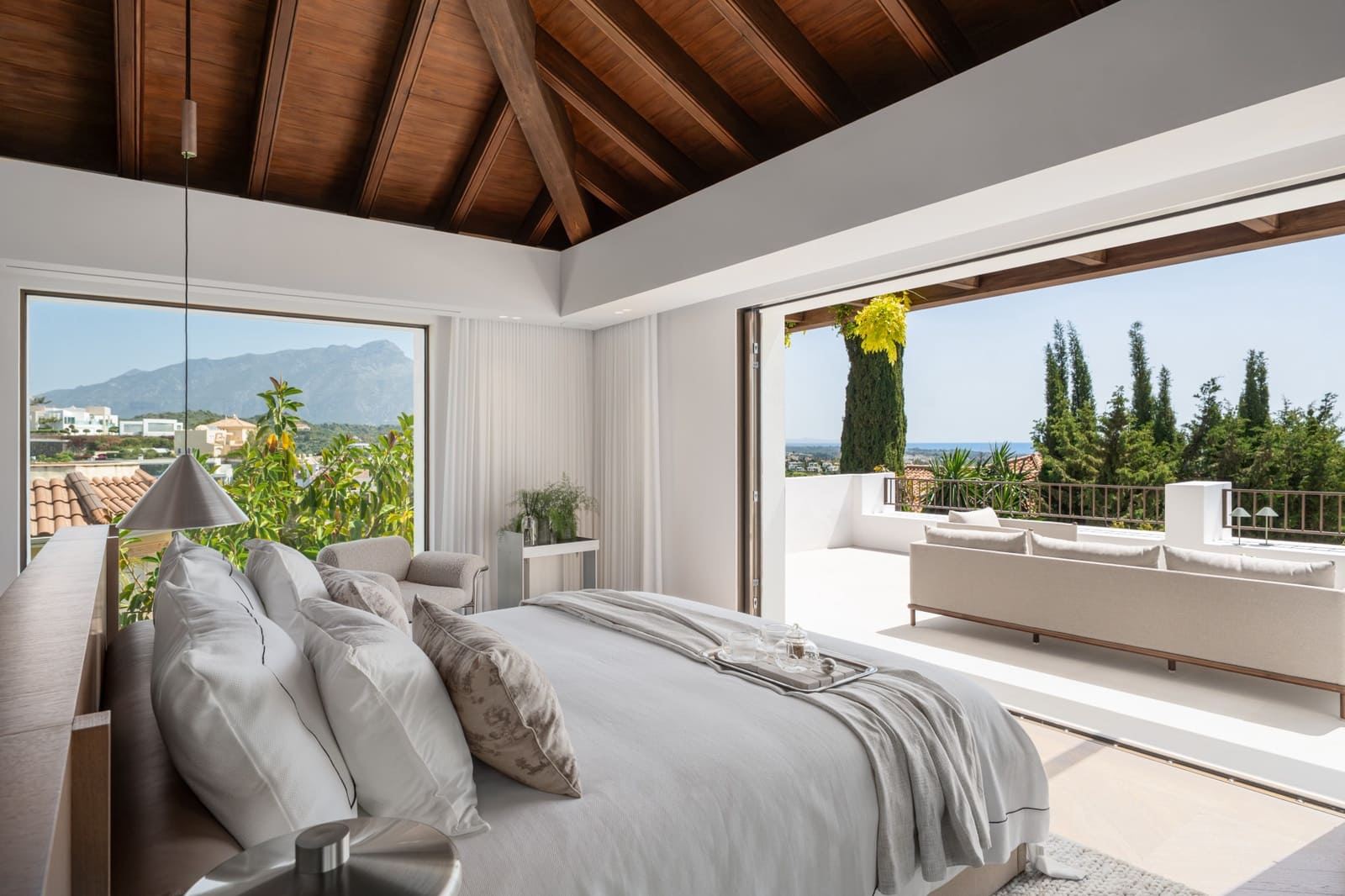 6 bedroom Villa for sale in Benahavis with pool garage - € 8,795,000 (Ref: 9845258)
