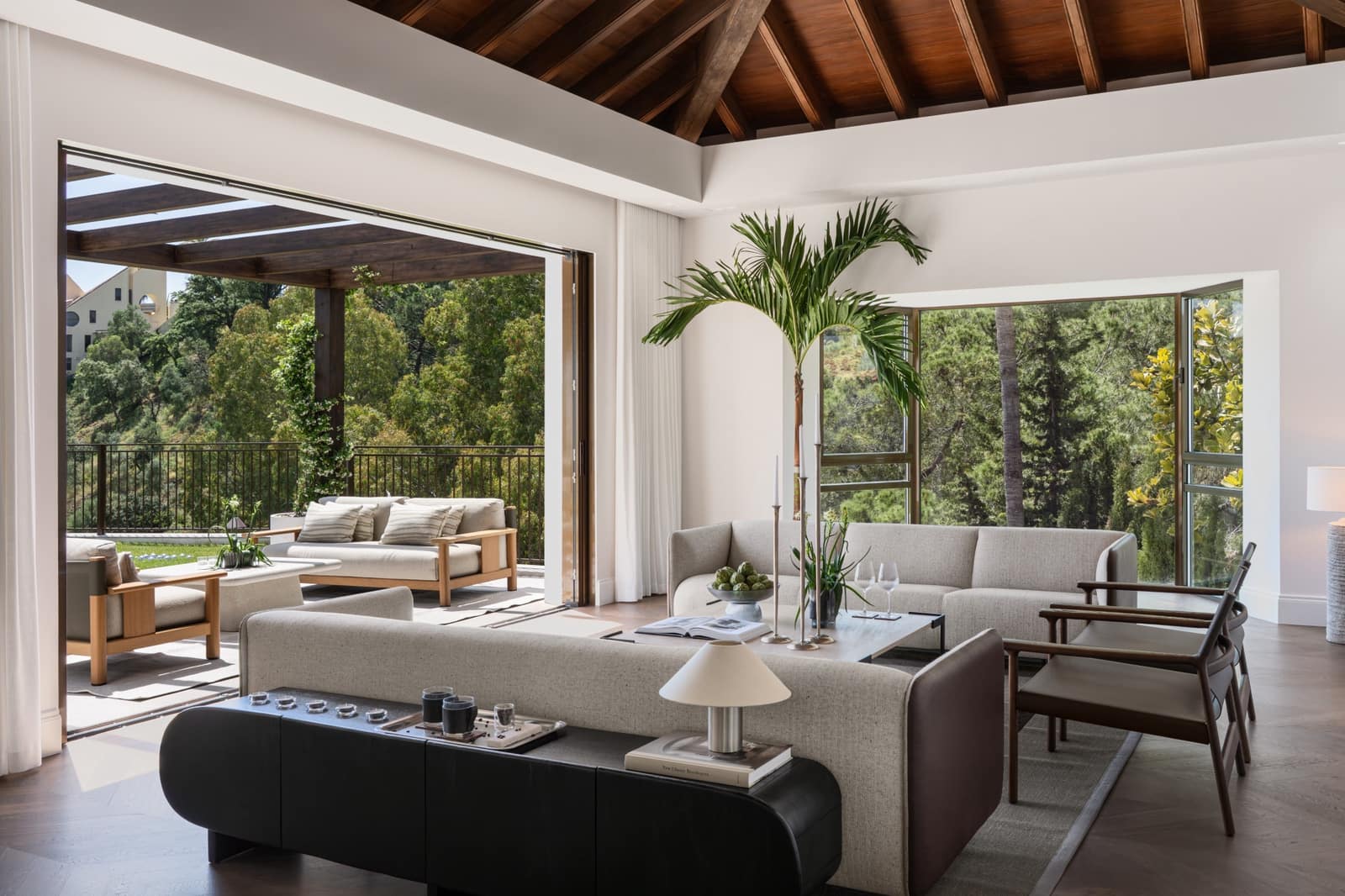 6 bedroom Villa for sale in Benahavis with pool garage - € 8,795,000 (Ref: 9845258)