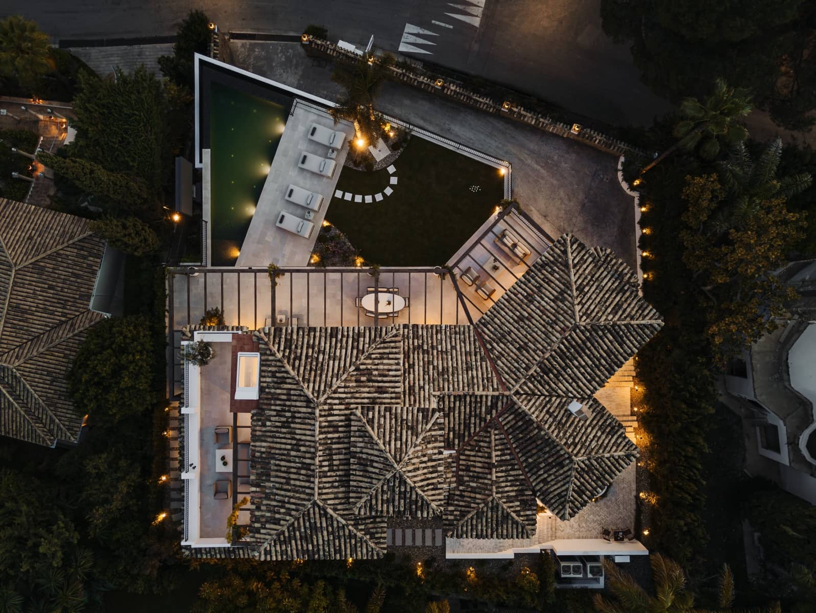 6 bedroom Villa for sale in Benahavis with pool garage - € 8,795,000 (Ref: 9845258)