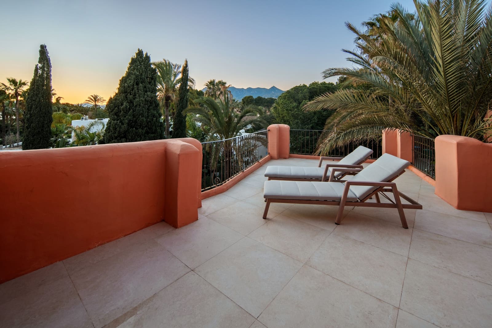3 bedroom Apartment for sale in Marbella with pool garage - € 4,250,000 (Ref: 9849215)