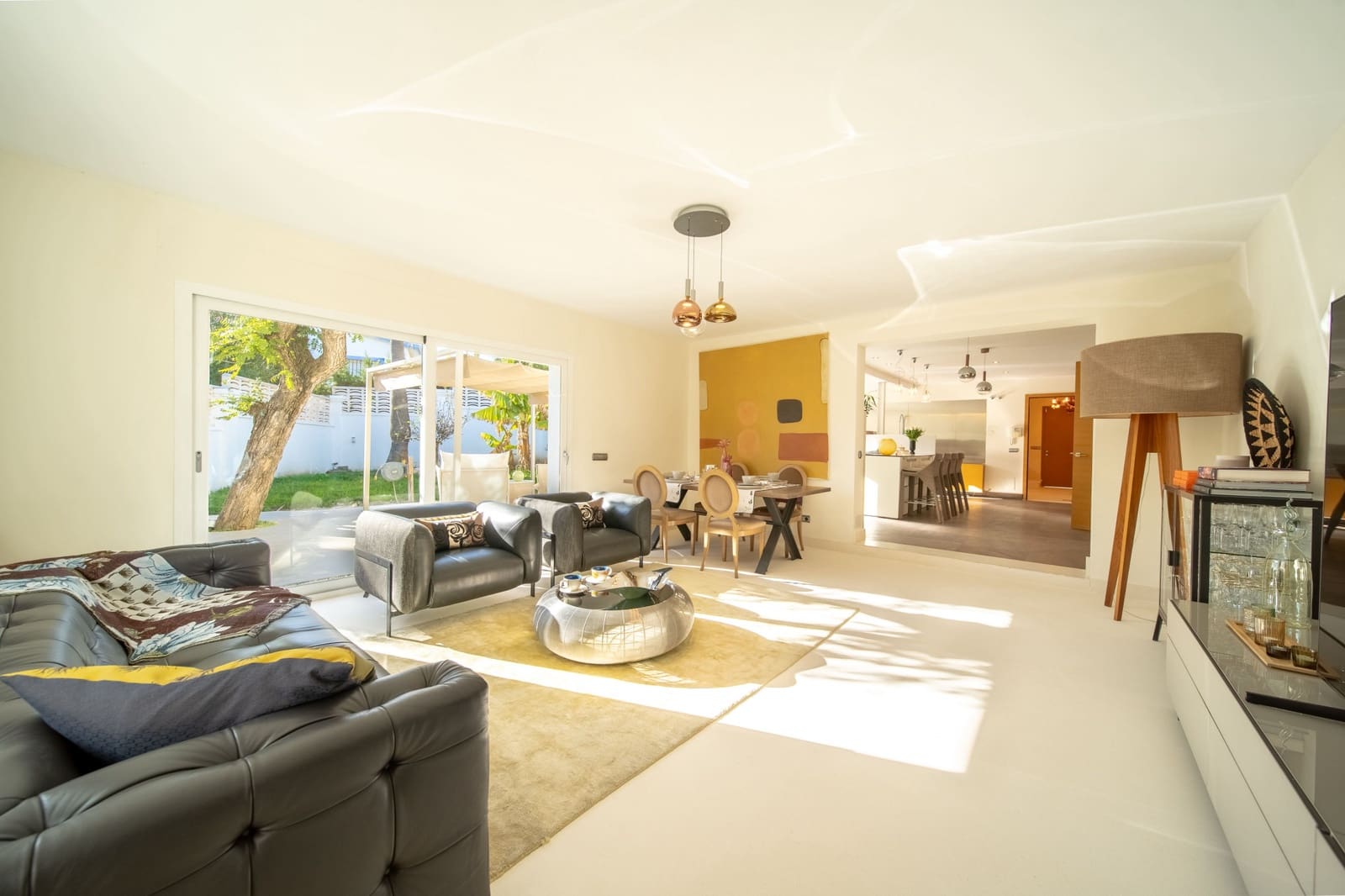 6 bedroom Villa for sale in Guadalmina with pool garage - € 5,900,000 (Ref: 9855208)