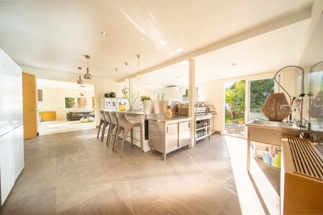 6 slaapkamer Villa te koop in Guadalmina Alta, Marbella met zwembad garage - € 5.900.000 (Ref: 9855208)