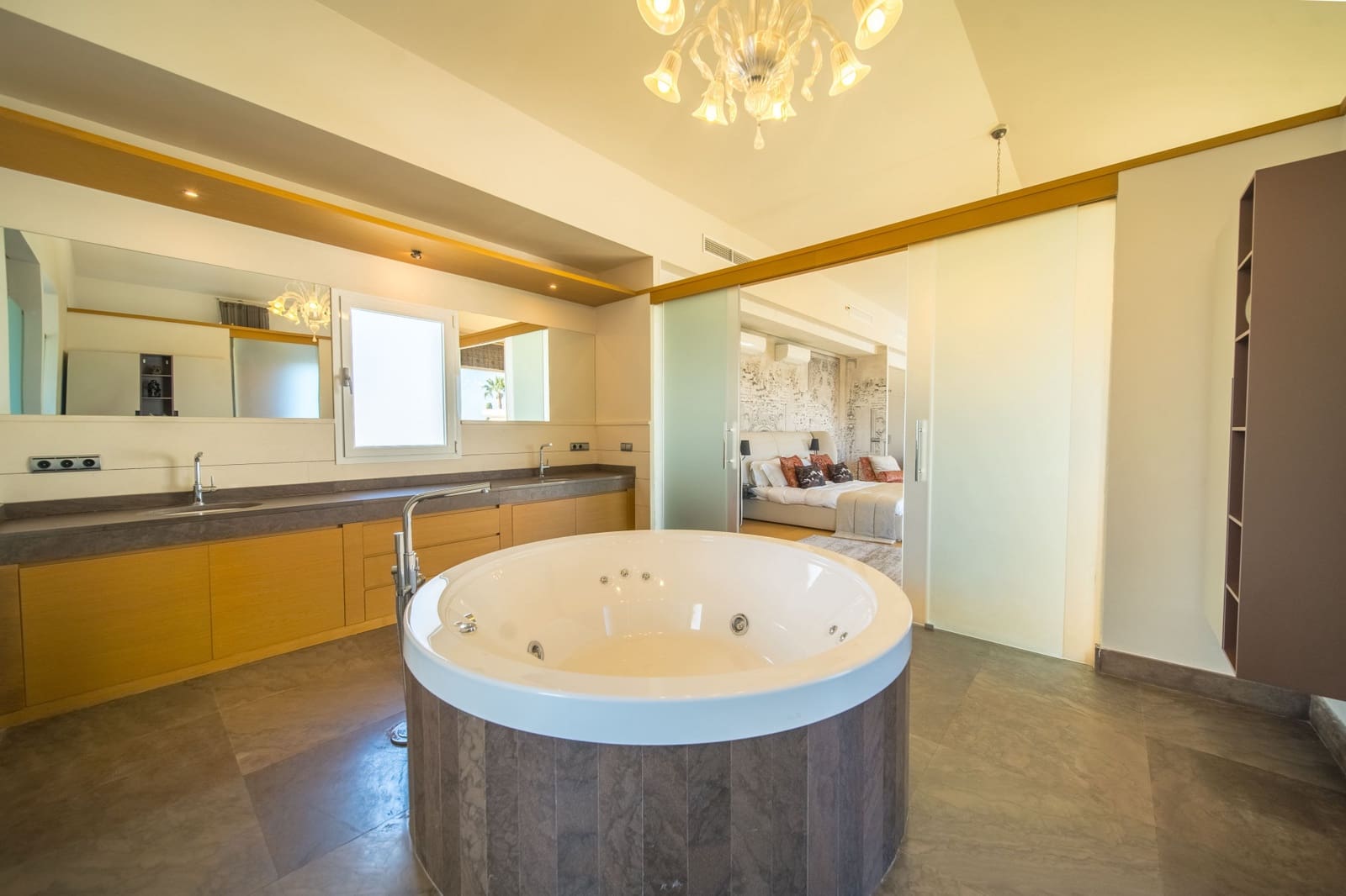 6 bedroom Villa for sale in Guadalmina with pool garage - € 5,900,000 (Ref: 9855208)