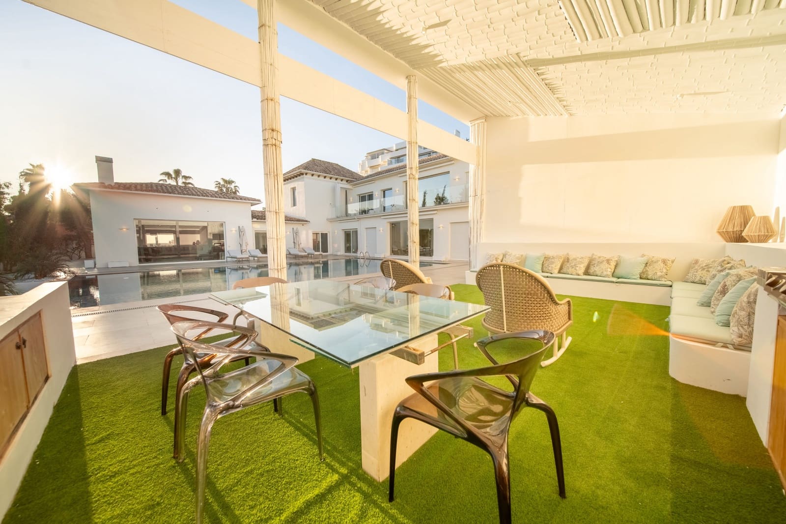 6 bedroom Villa for sale in Guadalmina with pool garage - € 5,900,000 (Ref: 9855208)