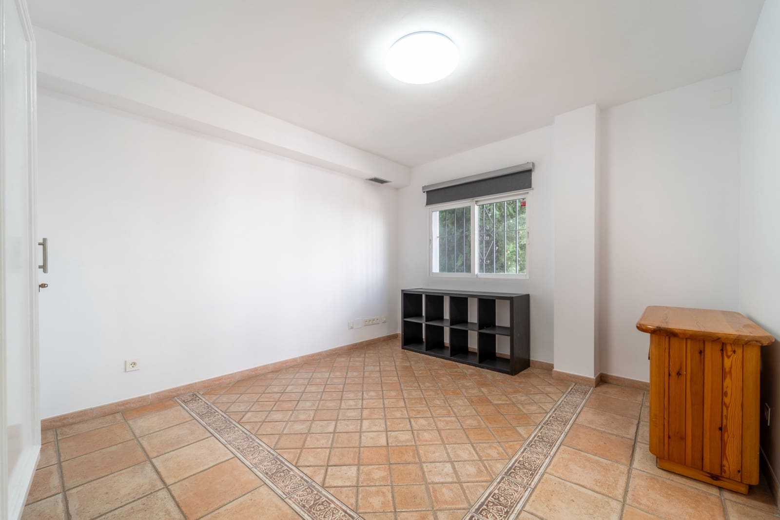 4 slaapkamer Kantoor te huur in San Pedro de Alcantara - € 3.490 (Ref: 9858415)