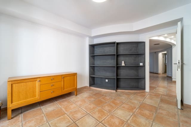 4 slaapkamer Kantoor te huur in San Pedro de Alcantara, Marbella - € 3.490 (Ref: 9858415)