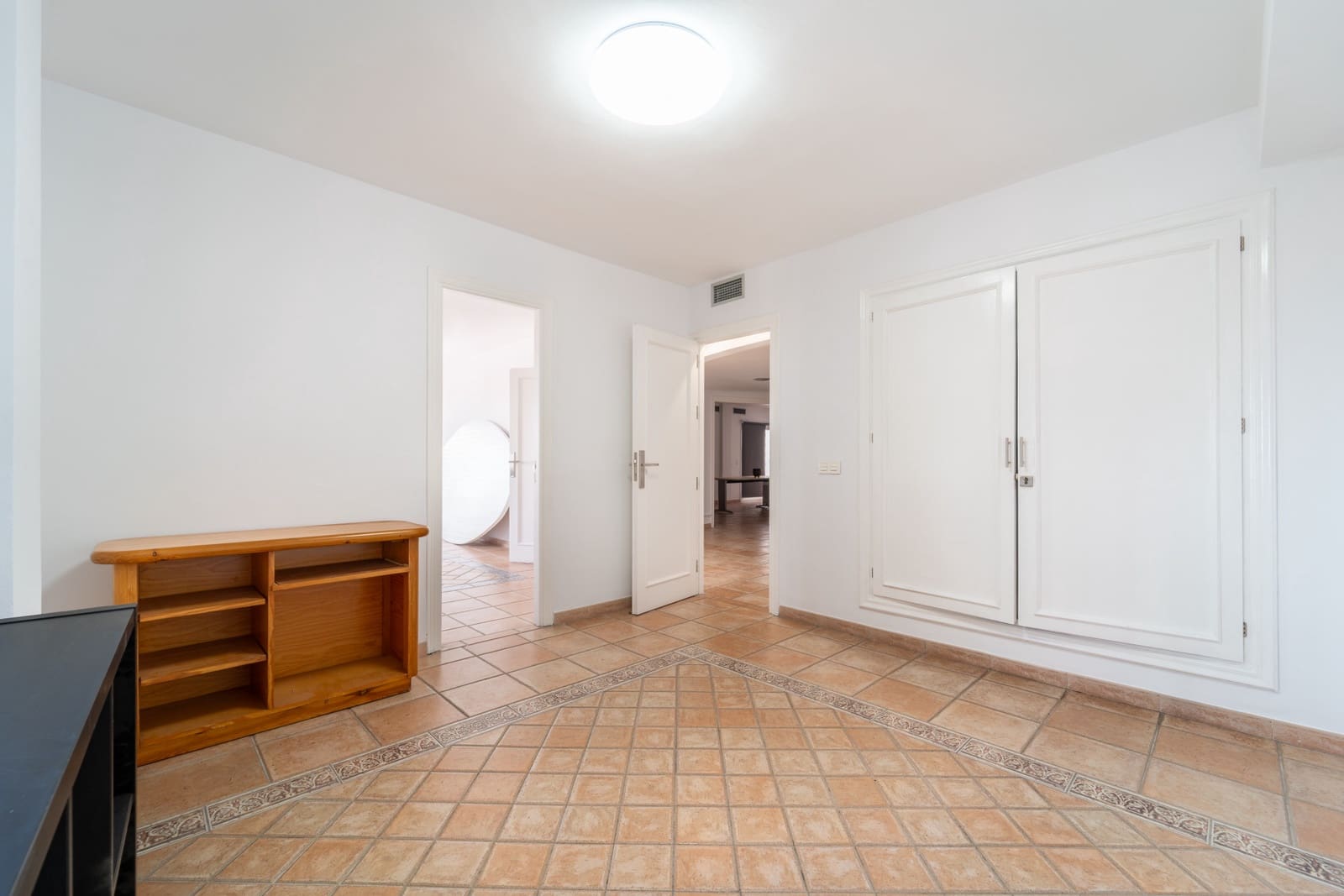 4 bedroom Office for rent in San Pedro de Alcantara - € 3,490 (Ref: 9858415)