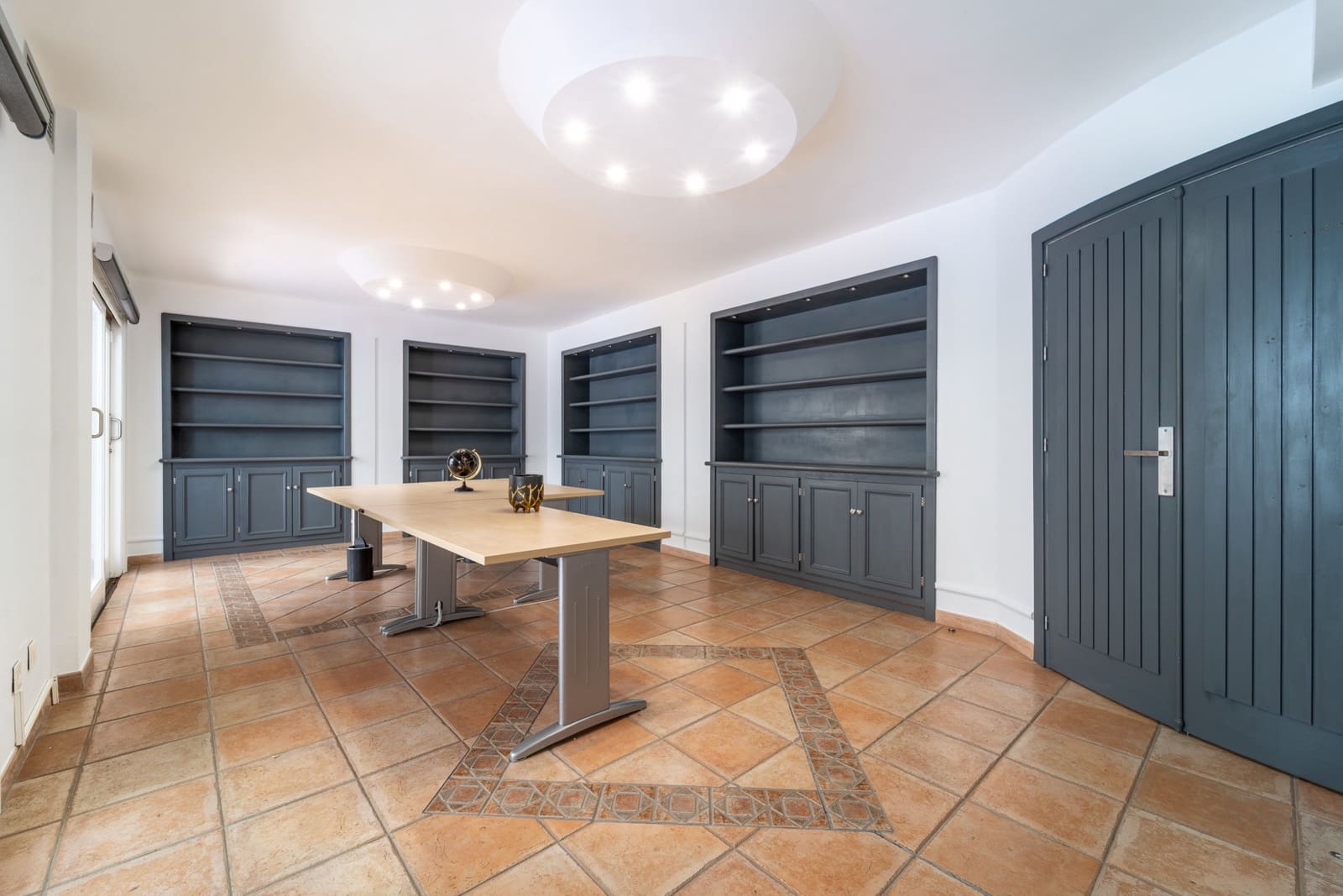 4 bedroom Office for rent in San Pedro de Alcantara - € 3,490 (Ref: 9858415)