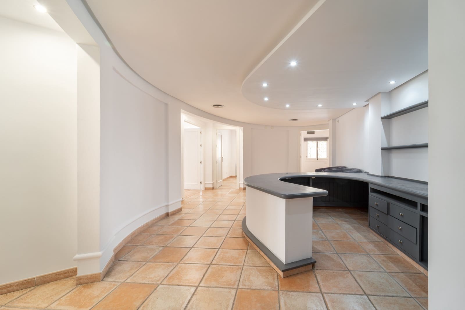4 bedroom Office for rent in San Pedro de Alcantara - € 3,490 (Ref: 9858415)