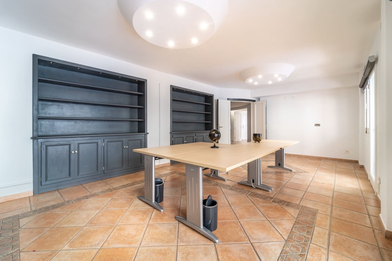 4 bedroom Office for rent in San Pedro de Alcantara - € 3,490 (Ref: 9858415)