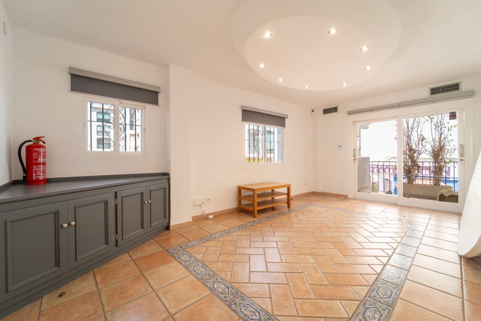 4 bedroom Office for rent in San Pedro de Alcantara - € 3,490 (Ref: 9858415)