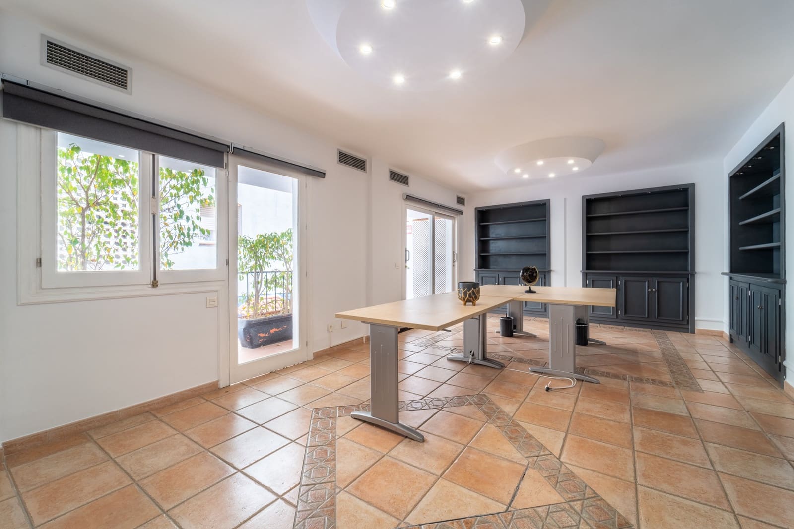 4 bedroom Office for rent in San Pedro de Alcantara - € 3,490 (Ref: 9858415)