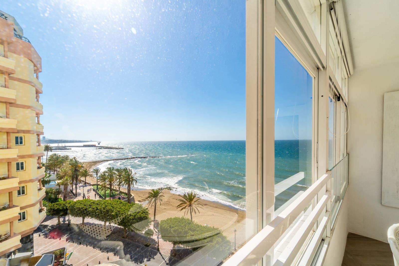 3 bedroom Apartment for holiday rental in Marbella with pool garage - € 3,500 (Ref: 9860790)
