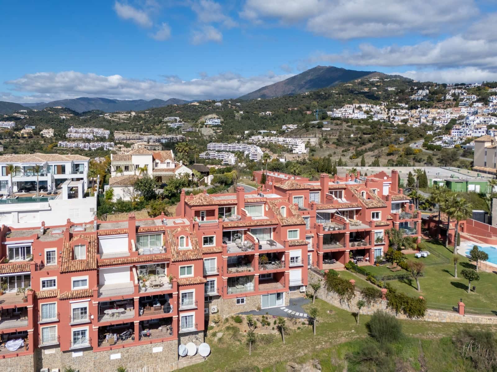 2 camera da letto Appartamento in vendita in Monte Halcones con piscina garage - 1.950.000 € (Rif: 9861708)
