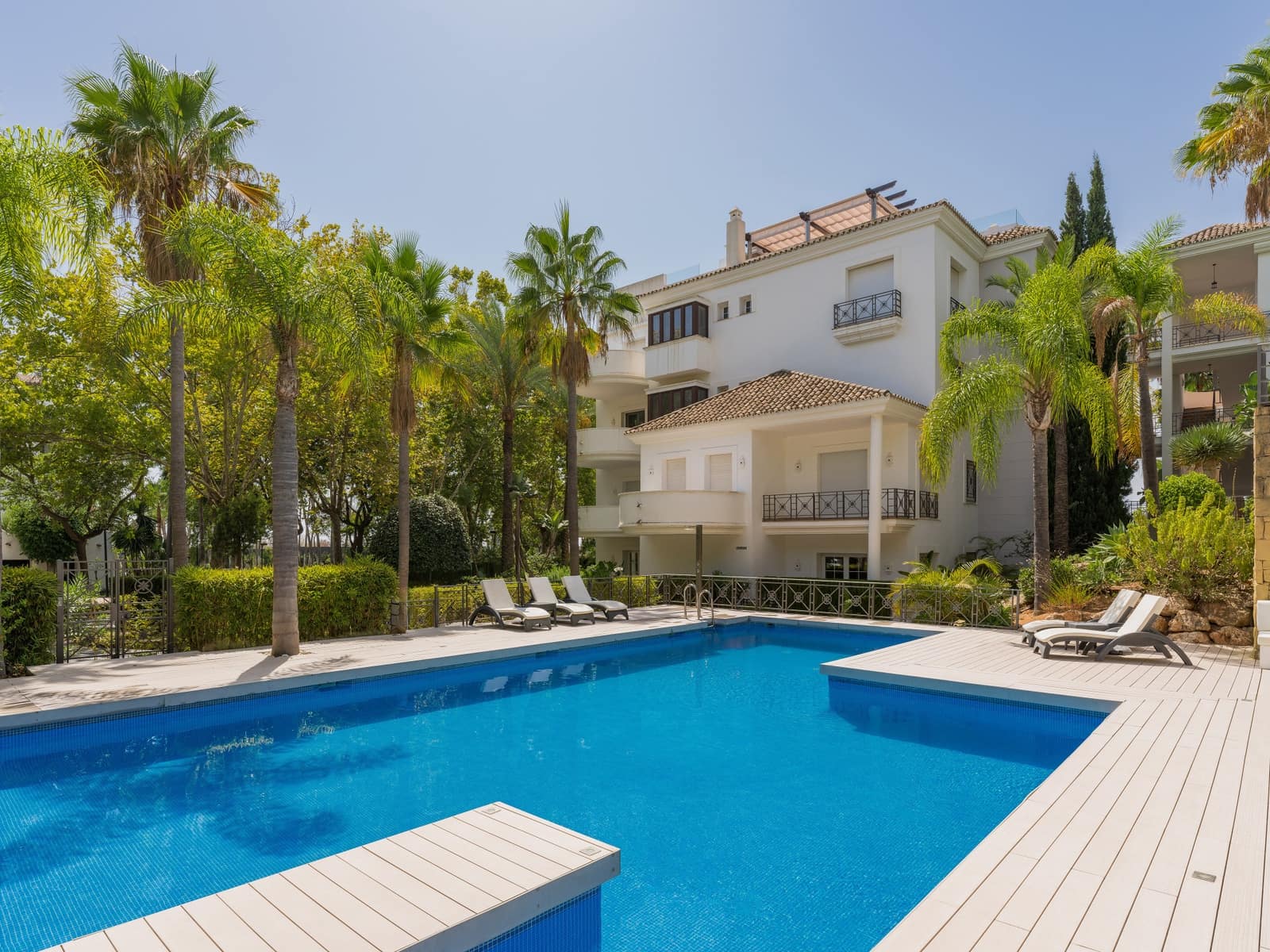 3 makuuhuone Huoneisto myytävänä paikassa Marbella mukana uima-altaan 
autotalli - 3 950 000 € (Ref: 9864999)