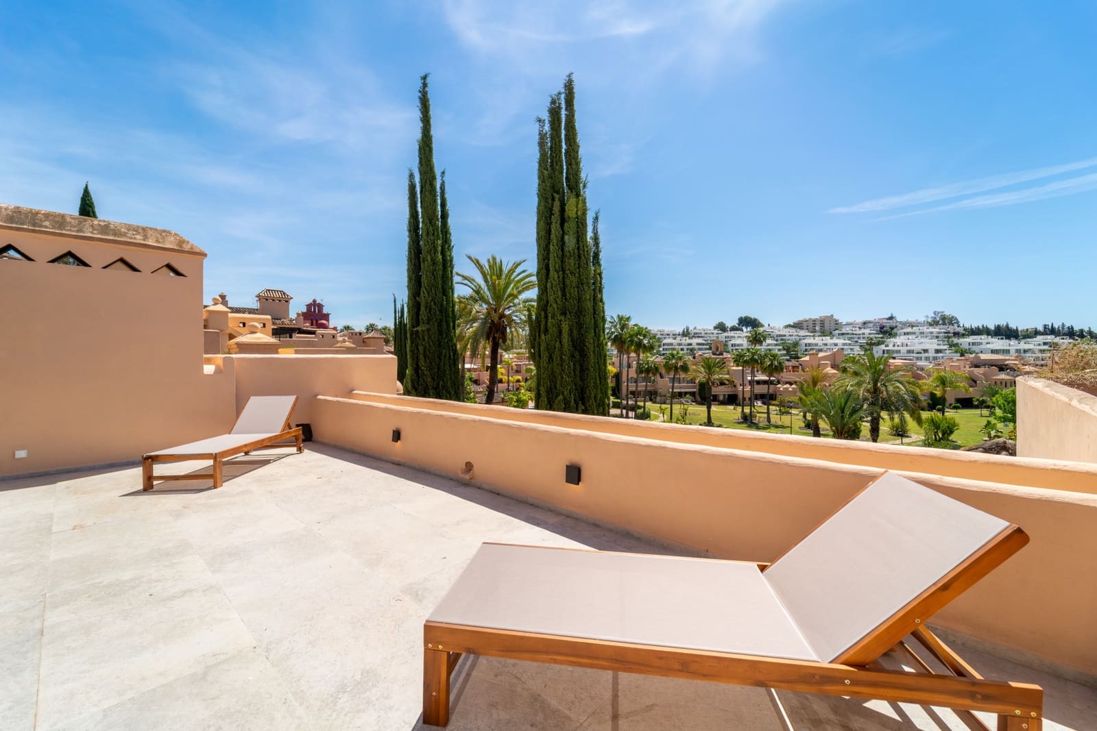 3 soveværelse Penthouse til salg i Estepona med swimmingpool garage - € 995.000 (Ref: 9875857)
