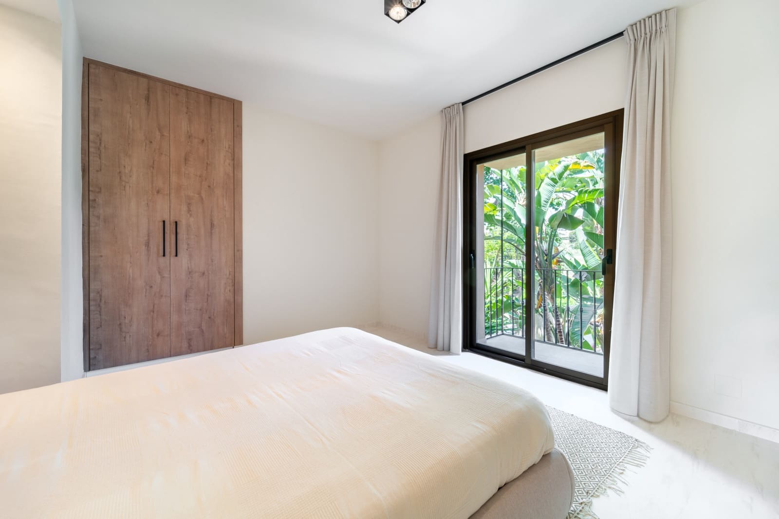 3 soveværelse Penthouse til salg i Estepona med swimmingpool garage - € 995.000 (Ref: 9875857)