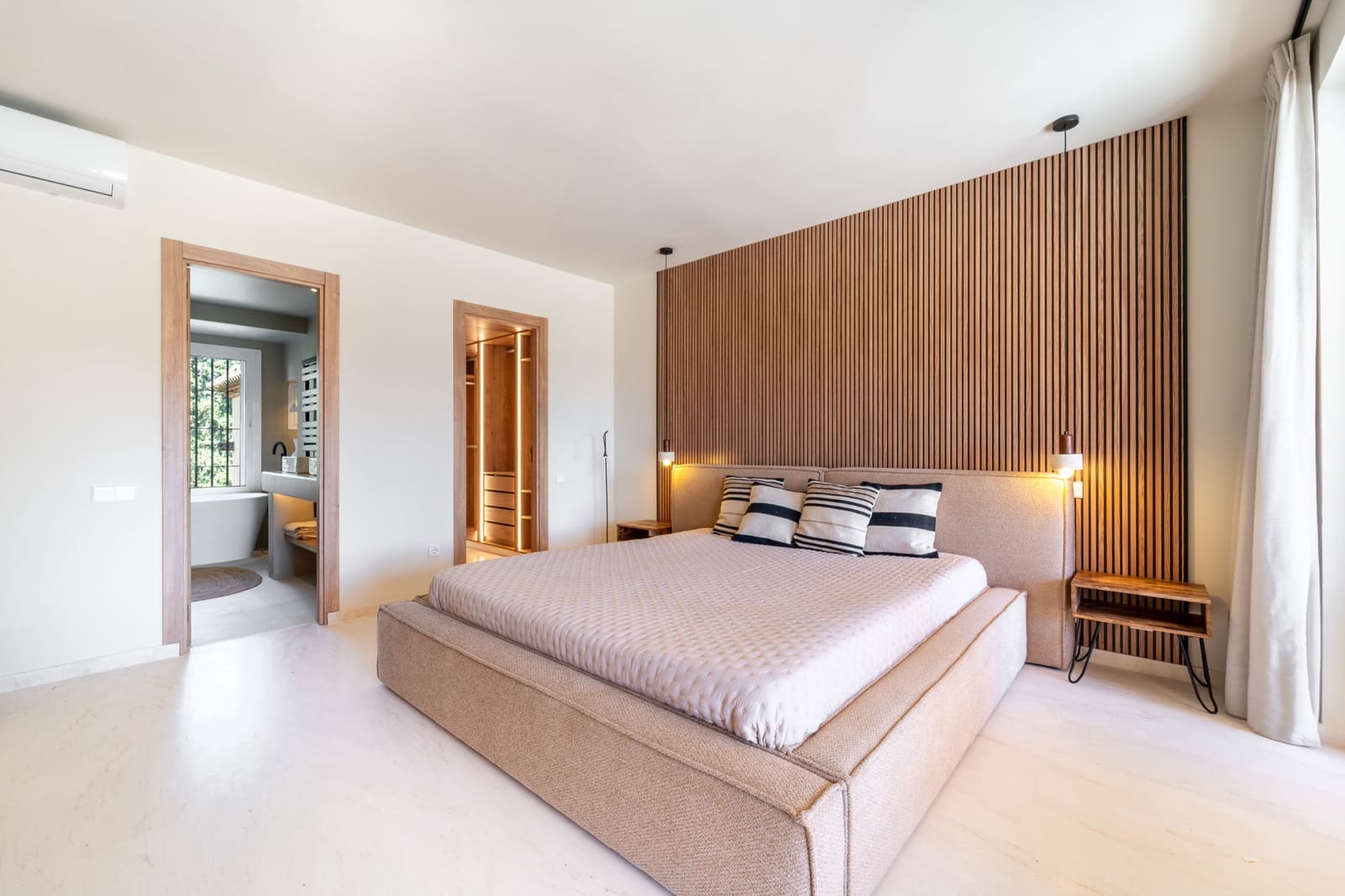 3 soveværelse Penthouse til salg i Estepona med swimmingpool garage - € 995.000 (Ref: 9875857)