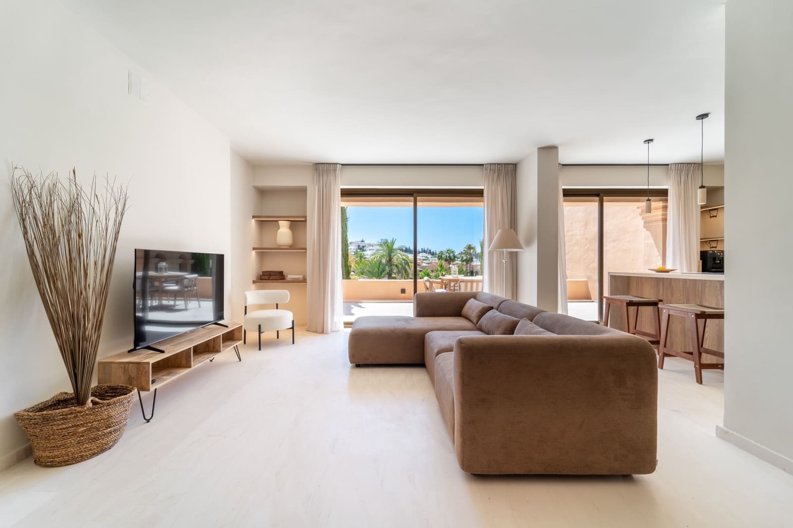 3 soveværelse Penthouse til salg i Estepona med swimmingpool garage - € 995.000 (Ref: 9875857)