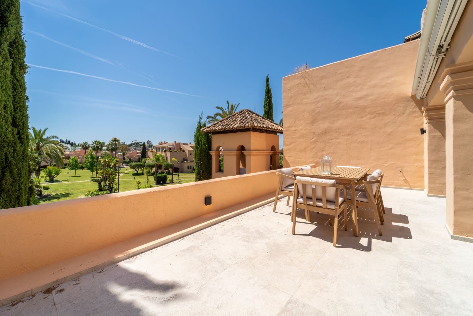 3 soveværelse Penthouse til salg i Estepona med swimmingpool garage - € 995.000 (Ref: 9875857)