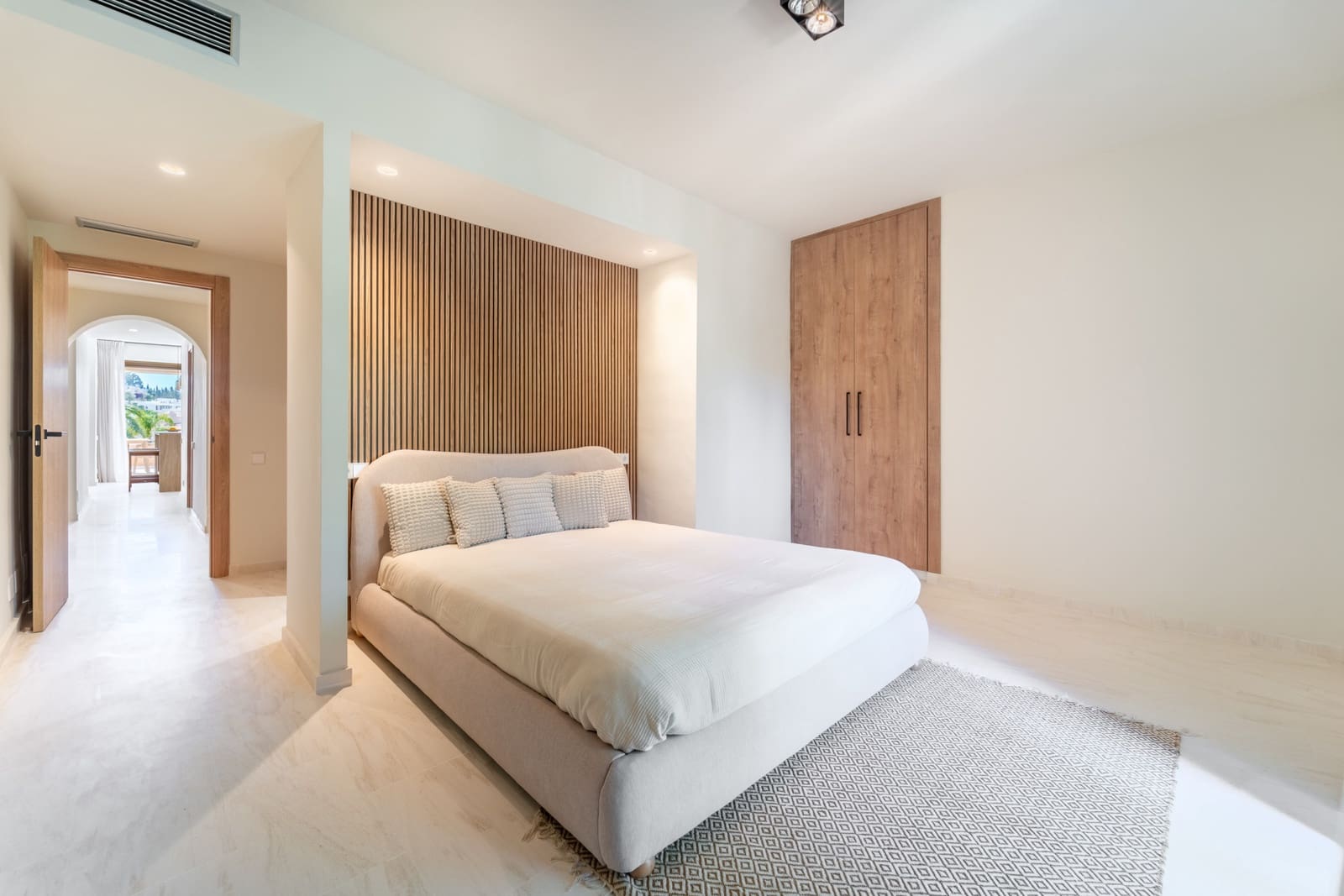 3 soveværelse Penthouse til salg i Estepona med swimmingpool garage - € 995.000 (Ref: 9875857)