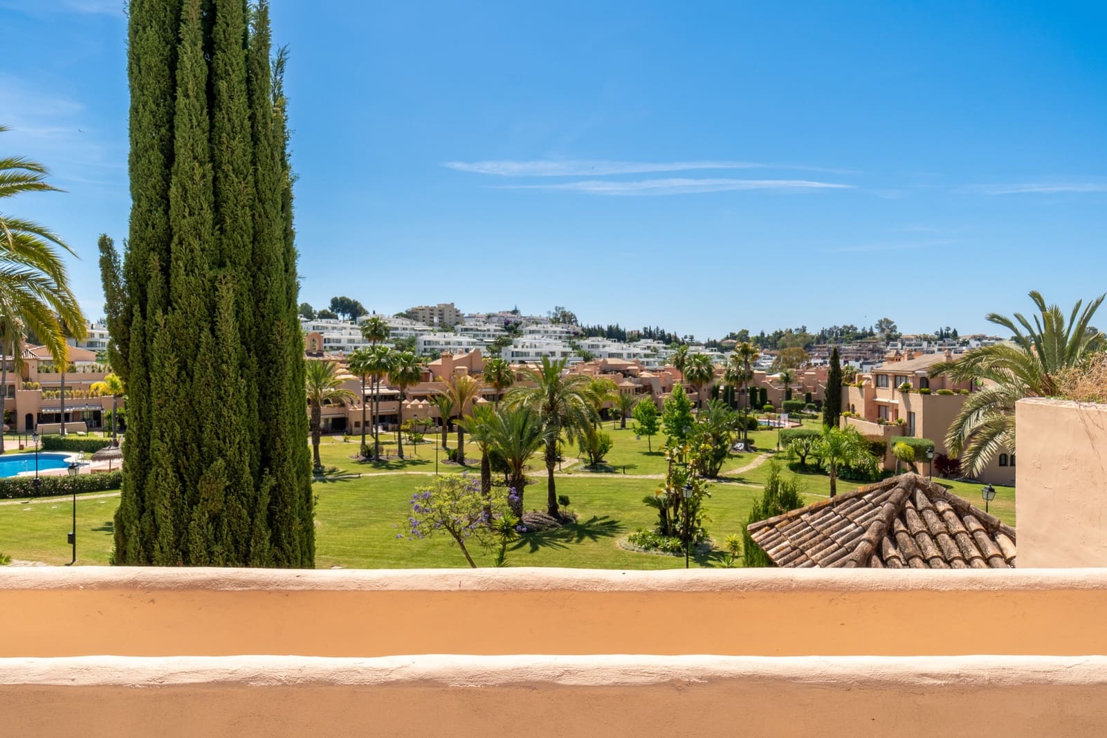 3 soveværelse Penthouse til salg i Estepona med swimmingpool garage - € 995.000 (Ref: 9875857)