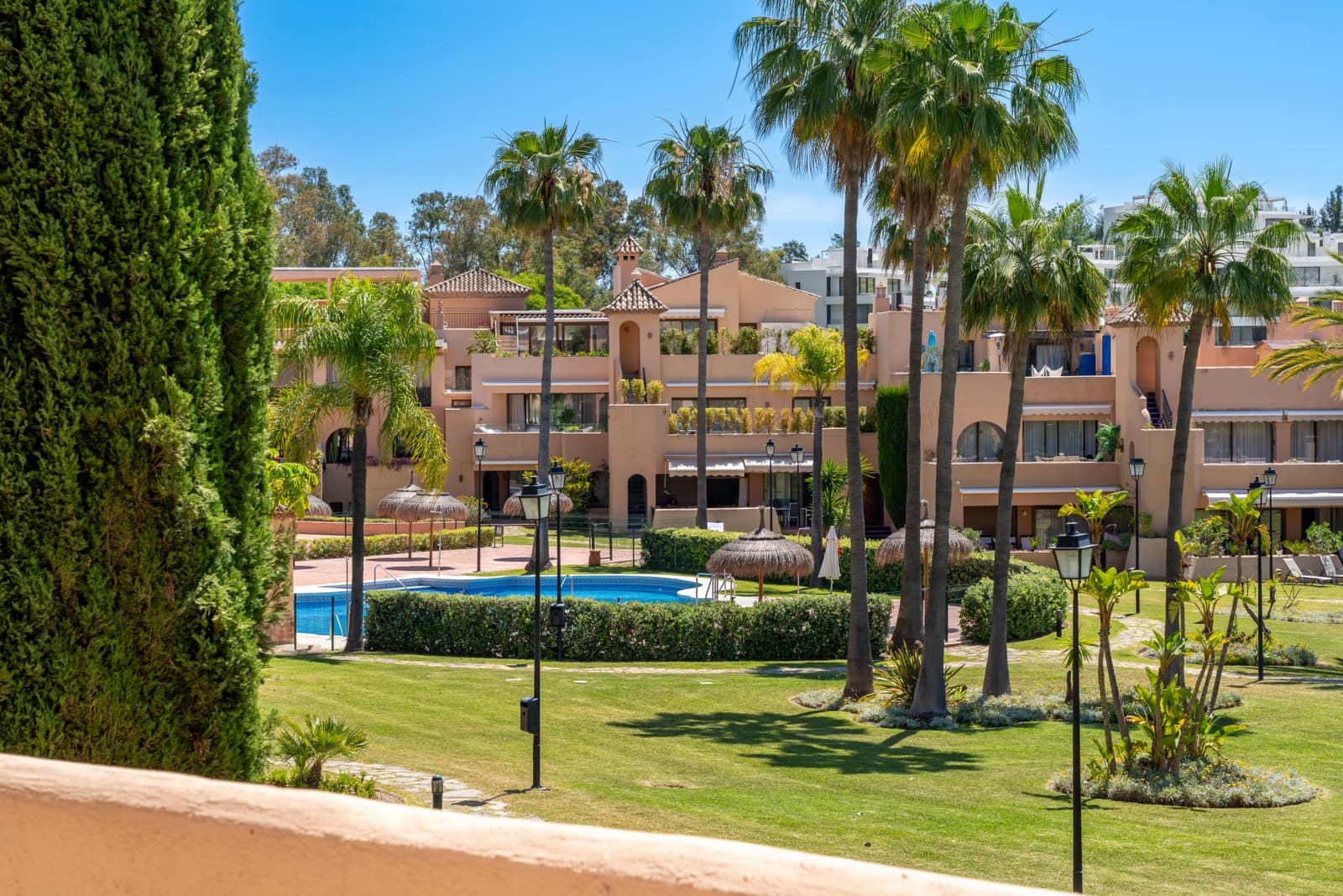3 soveværelse Penthouse til salg i Estepona med swimmingpool garage - € 995.000 (Ref: 9875857)
