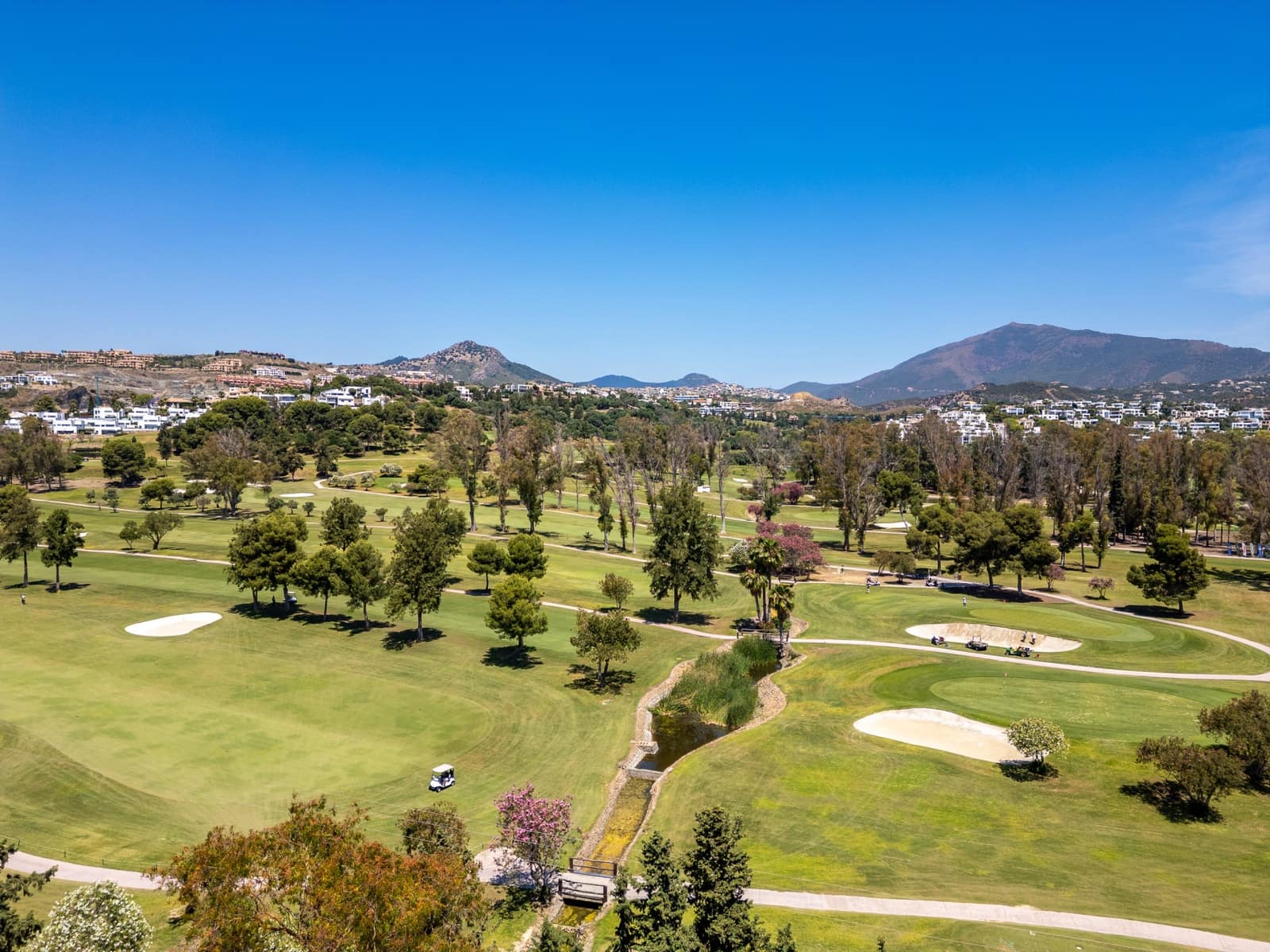 3 soveværelse Penthouse til salg i Estepona med swimmingpool garage - € 995.000 (Ref: 9875857)