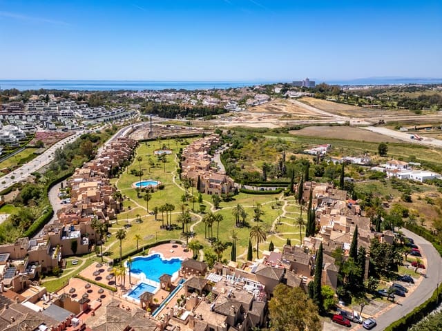 3 soveværelse Penthouse til salg i Estepona med swimmingpool garage - € 995.000 (Ref: 9875857)