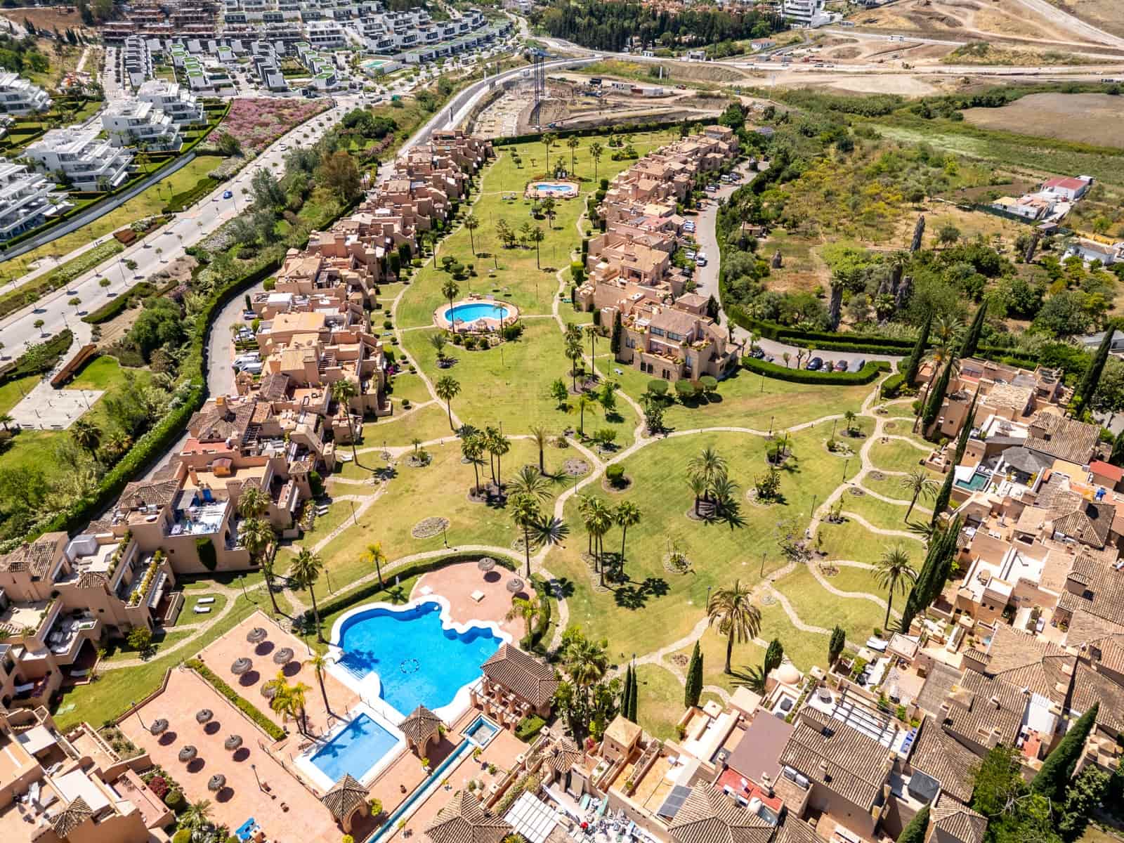 3 soveværelse Penthouse til salg i Estepona med swimmingpool garage - € 995.000 (Ref: 9875857)