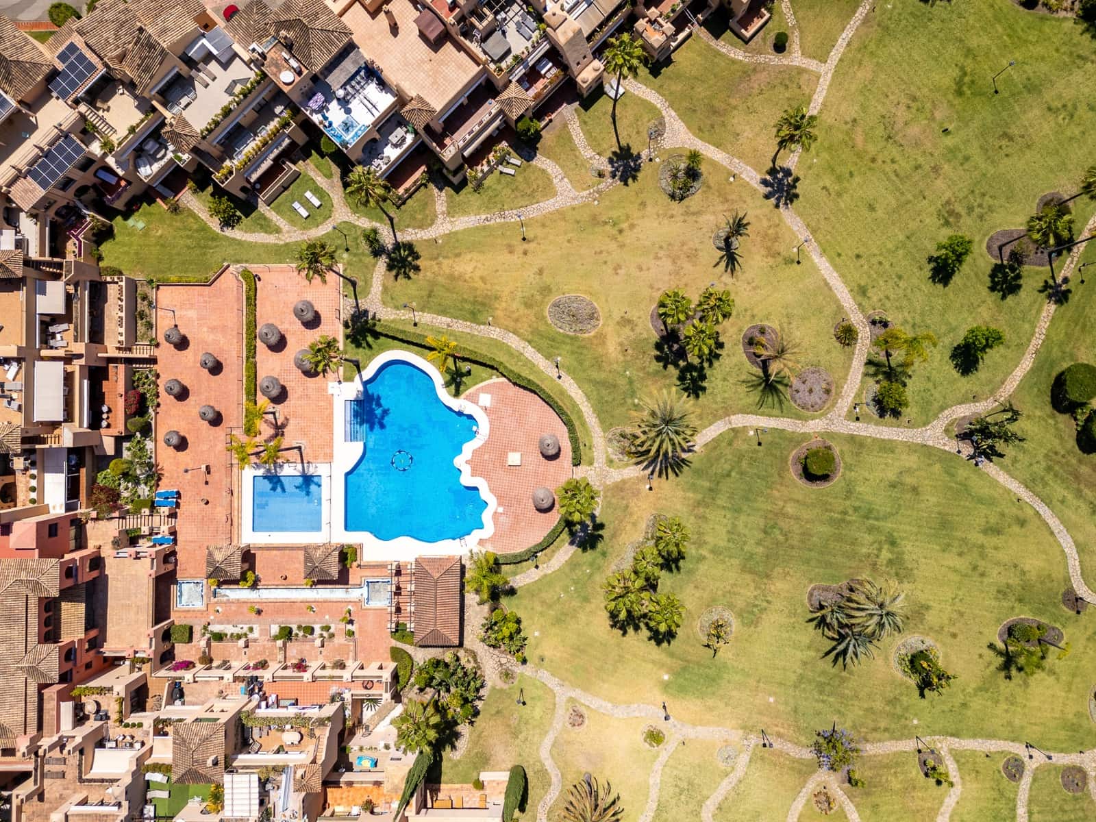 3 soveværelse Penthouse til salg i Estepona med swimmingpool garage - € 995.000 (Ref: 9875857)