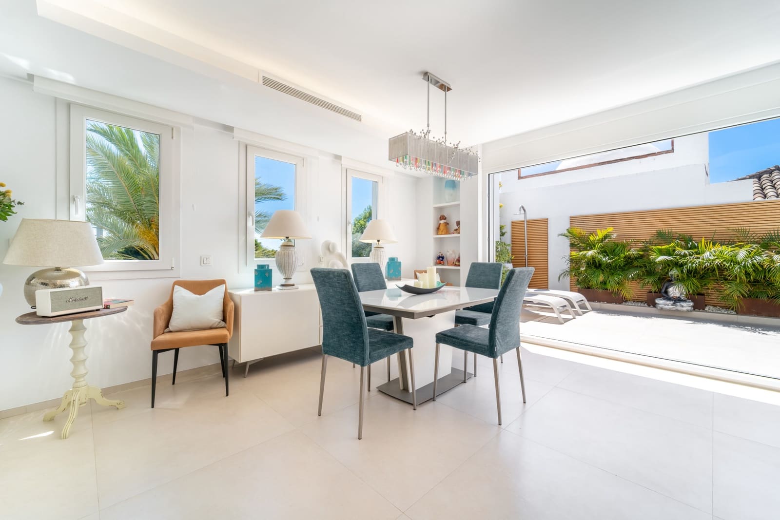 2 soverom Penthouse til salgs i Marbella med svømmebasseng garasje - € 1 995 000 (Ref: 9880739)