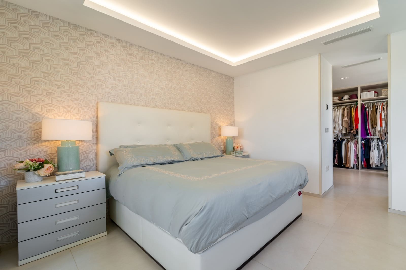 2 soverom Penthouse til salgs i Marbella med svømmebasseng garasje - € 1 995 000 (Ref: 9880739)