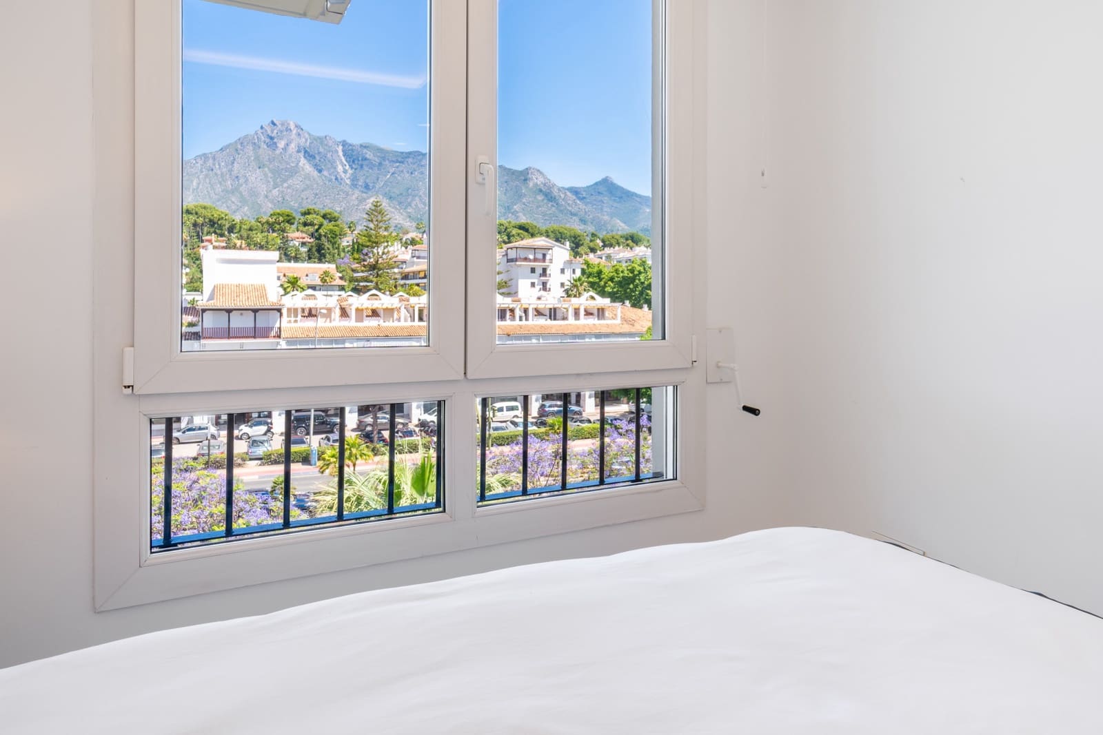 2 soverom Penthouse til salgs i Marbella med svømmebasseng garasje - € 1 995 000 (Ref: 9880739)