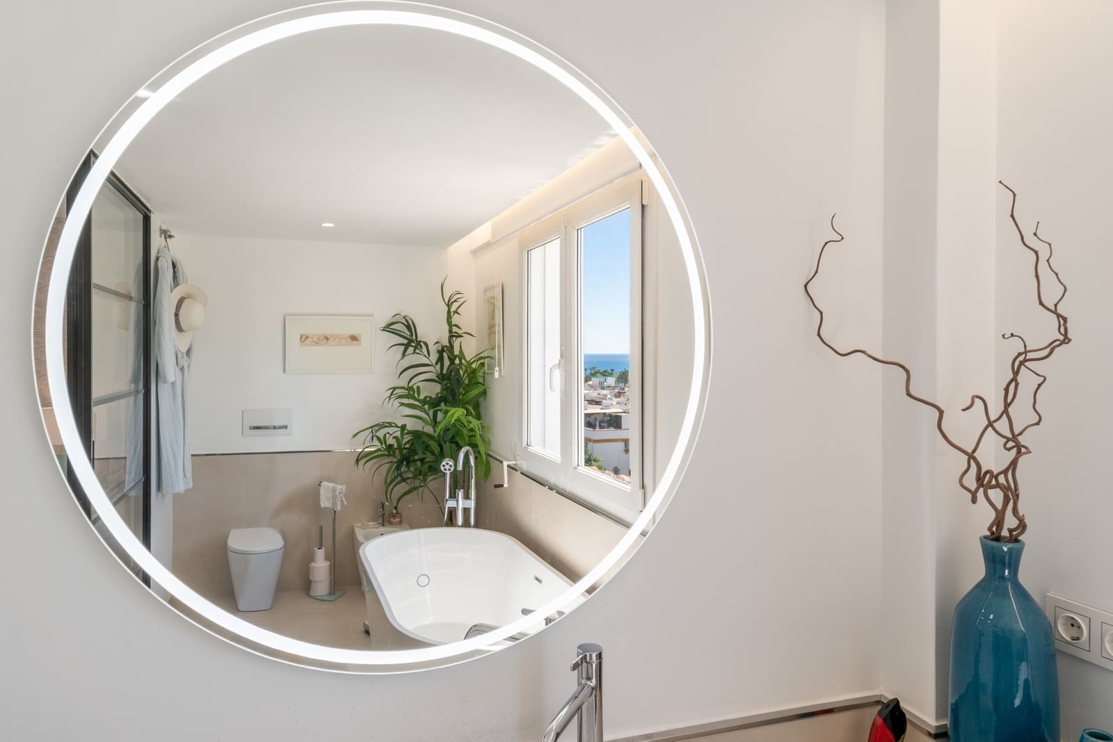 2 soverom Penthouse til salgs i Marbella med svømmebasseng garasje - € 1 995 000 (Ref: 9880739)