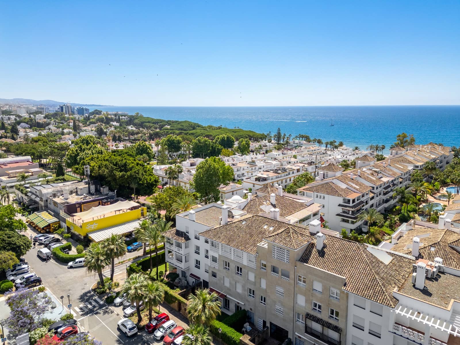2 soverom Penthouse til salgs i Marbella med svømmebasseng garasje - € 1 995 000 (Ref: 9880739)