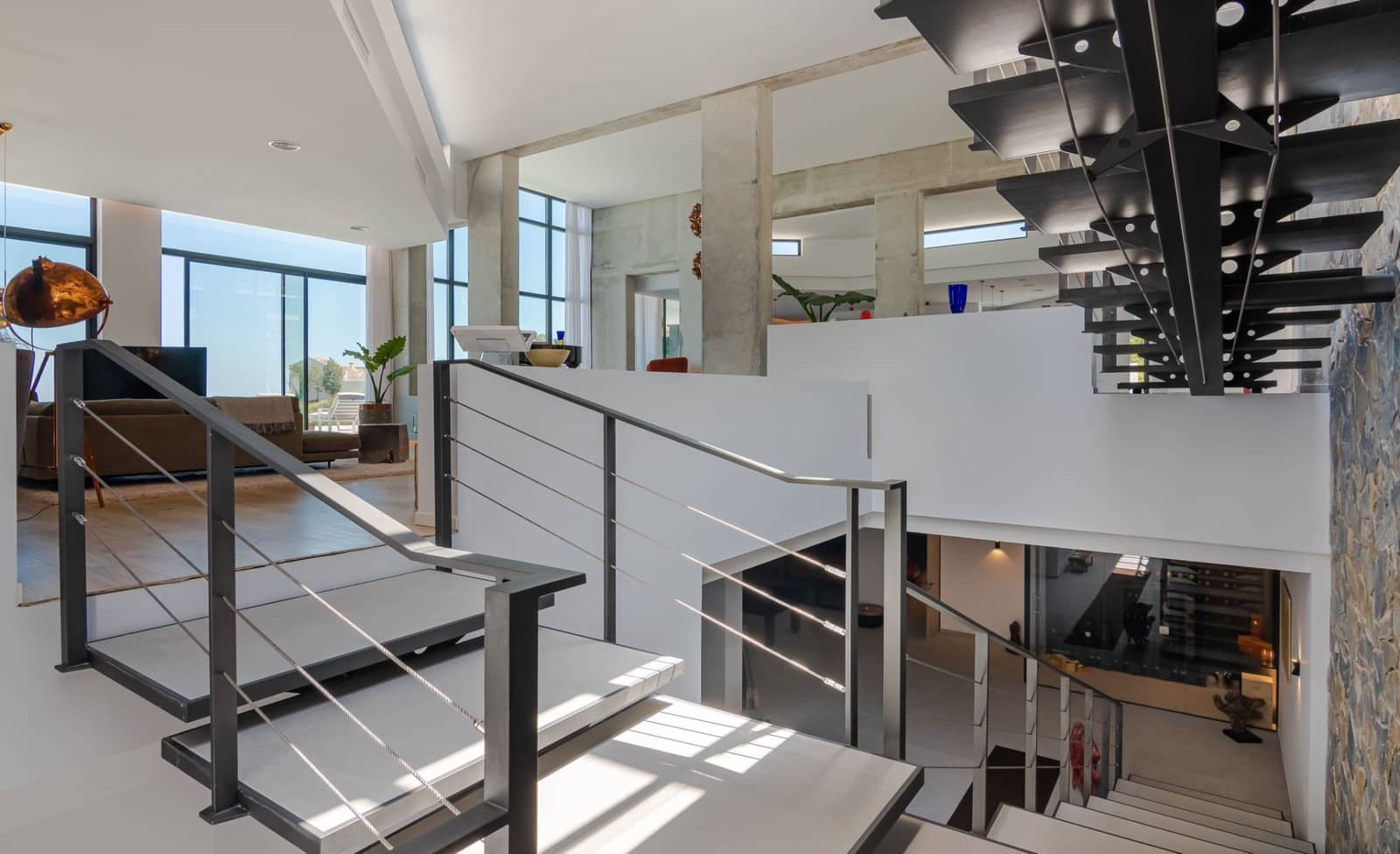 6 bedroom Villa for holiday rental in Benahavis with pool garage - € 30,000 (Ref: 9882591)