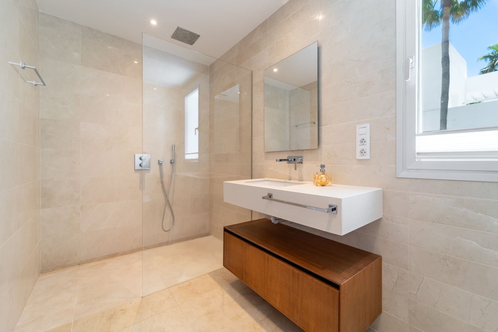 3 camera da letto Villa in vendita in Marbella con piscina garage - 2.150.000 € (Rif: 9884328)