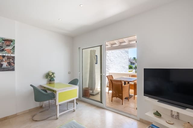 1 sypialnia Apartament na sprzedaż w Marbella z basenem - 1 650 000 € (Ref: 9884329)