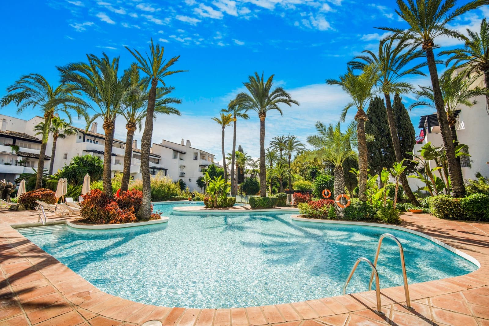Apartamento de 1 habitación en Marbella en venta con piscina - 1.650.000 € (Ref: 9884329)