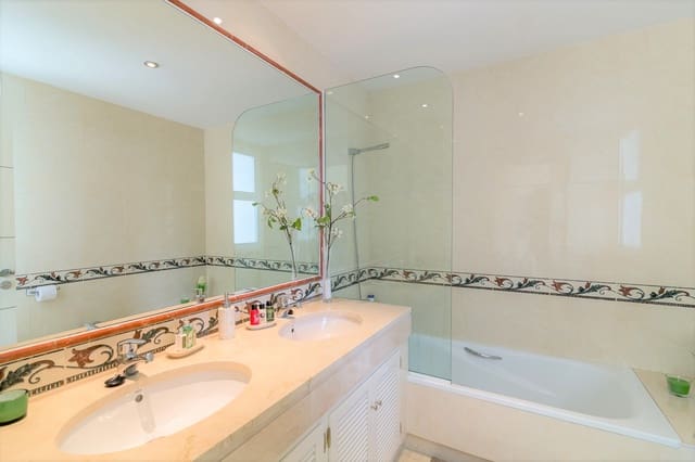 4 sovrum Villa att hyra i Marbella med pool garage - 9 100 € (Ref: 9891453)