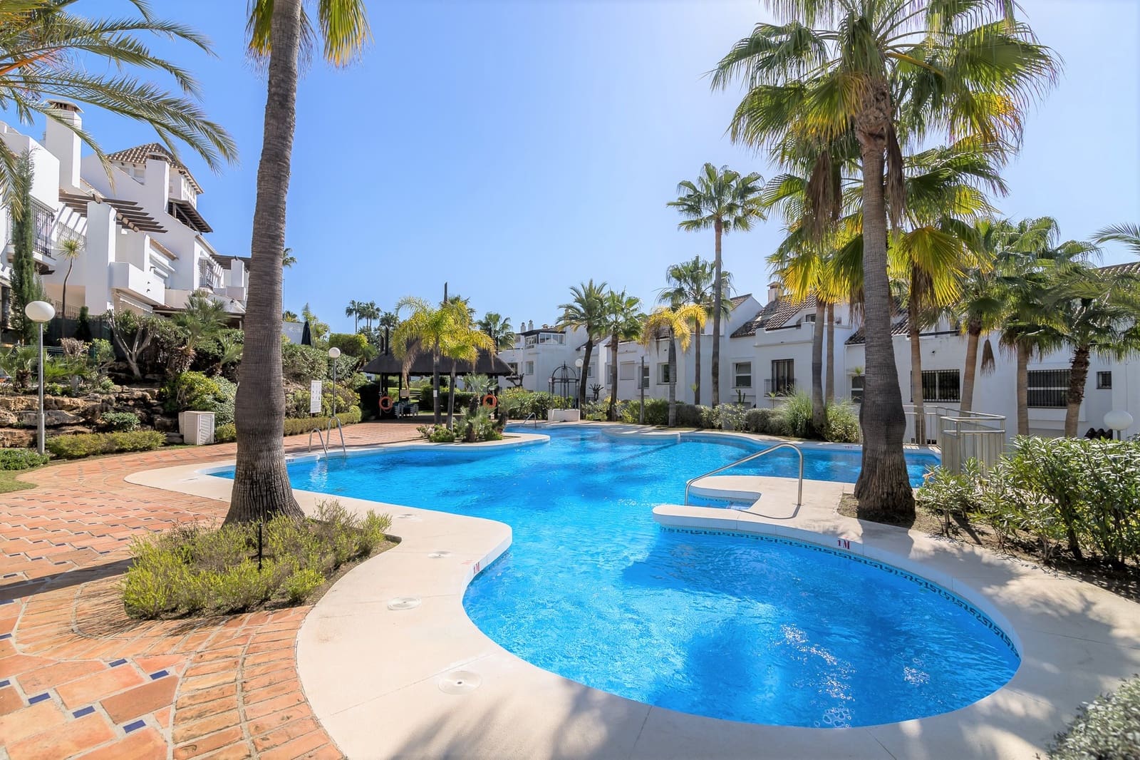 4 sovrum Villa att hyra i Marbella med pool garage - 9 100 € (Ref: 9891453)