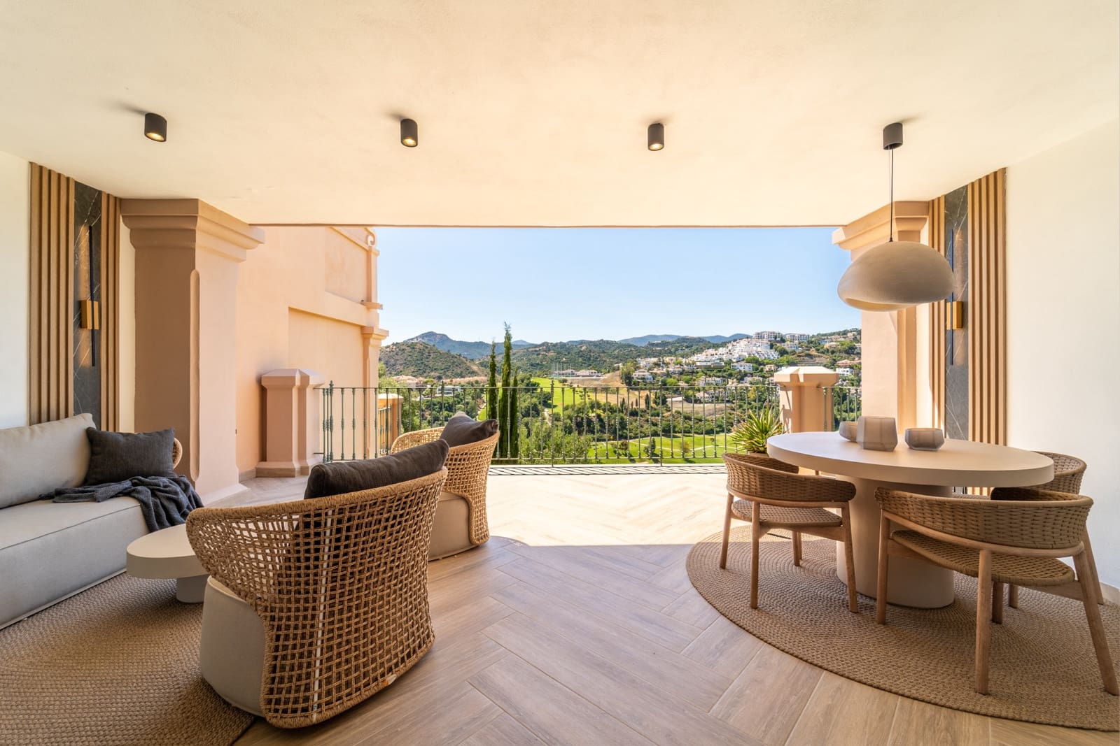 3 slaapkamer Huis te koop in Monte Halcones met zwembad garage - € 1.395.000 (Ref: 9894106)